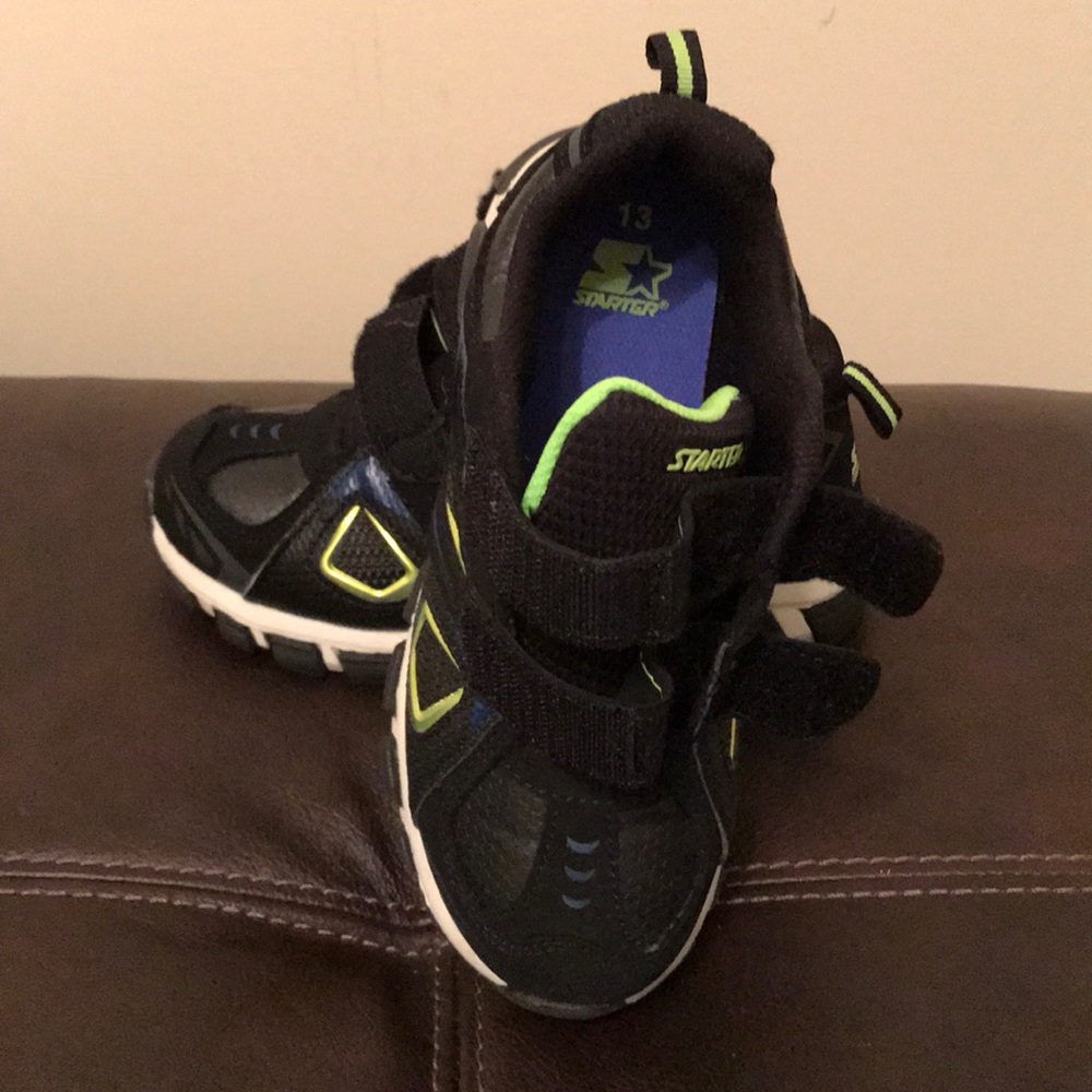 Boy size 13 new Starter tennis shoes
